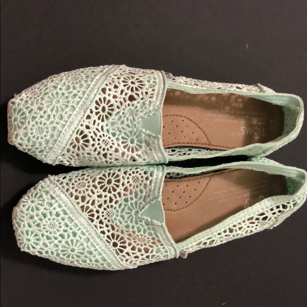 Gently used mint green toms